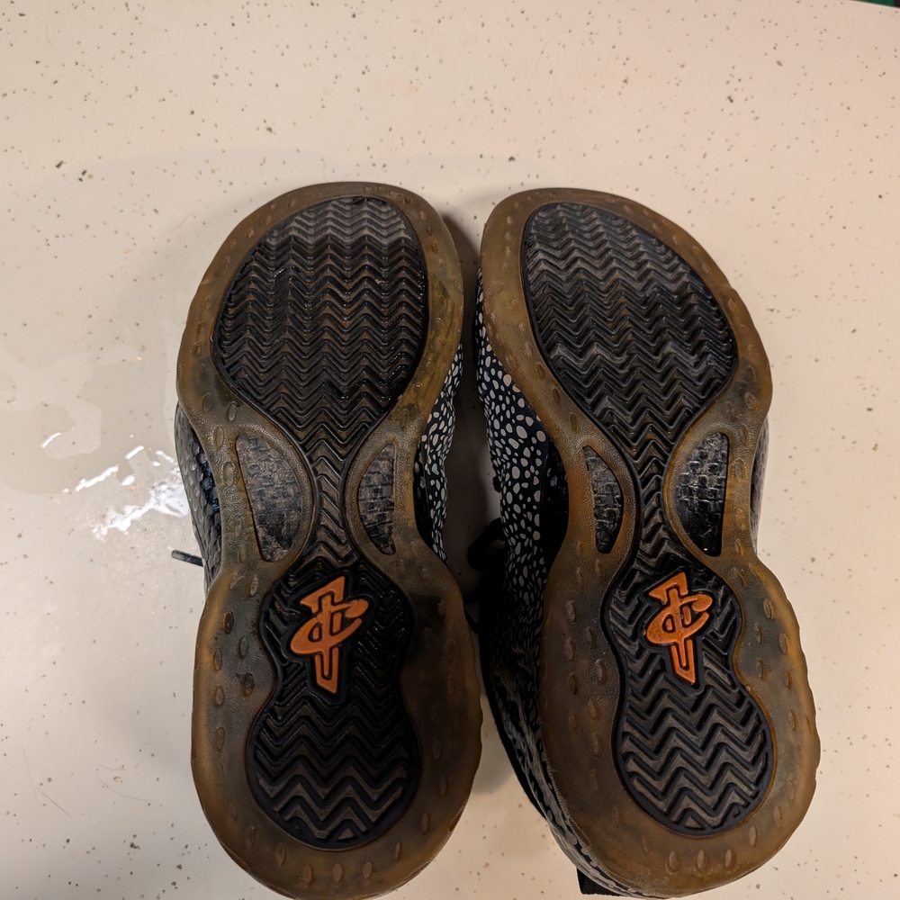 Nike Black and Orange Mid-Top Sneakers - Picture 5 of 5